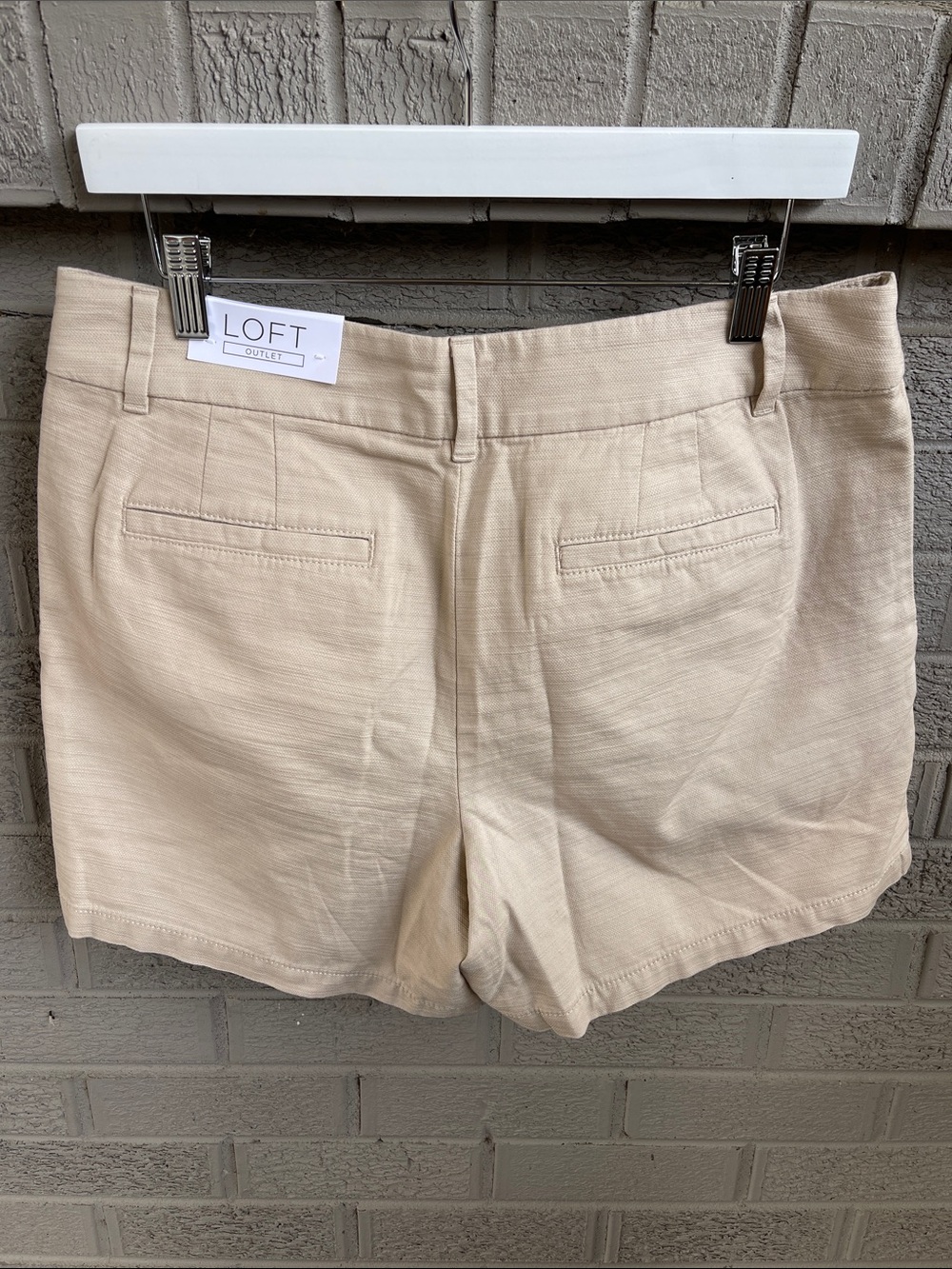 LOFT Outlet 6” Midrise Beige/Cream Shorts - size 10- NWT - Picture 2 of 4